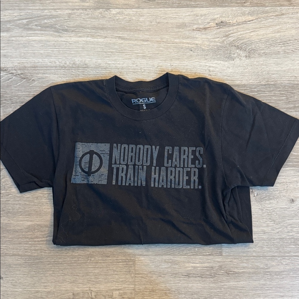 rogue graphic tee